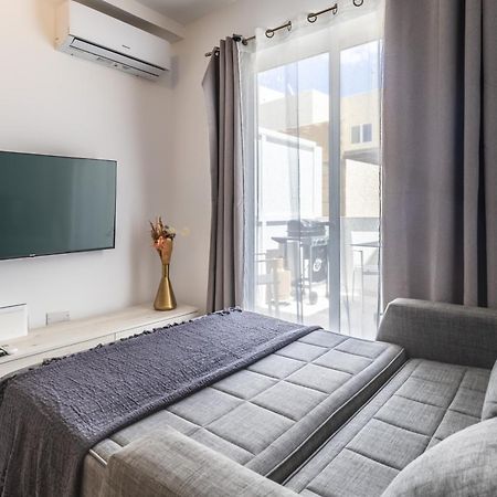 Kunsu'S Apartment 5 Min Walk From St Julians San Gwann Ngoại thất bức ảnh