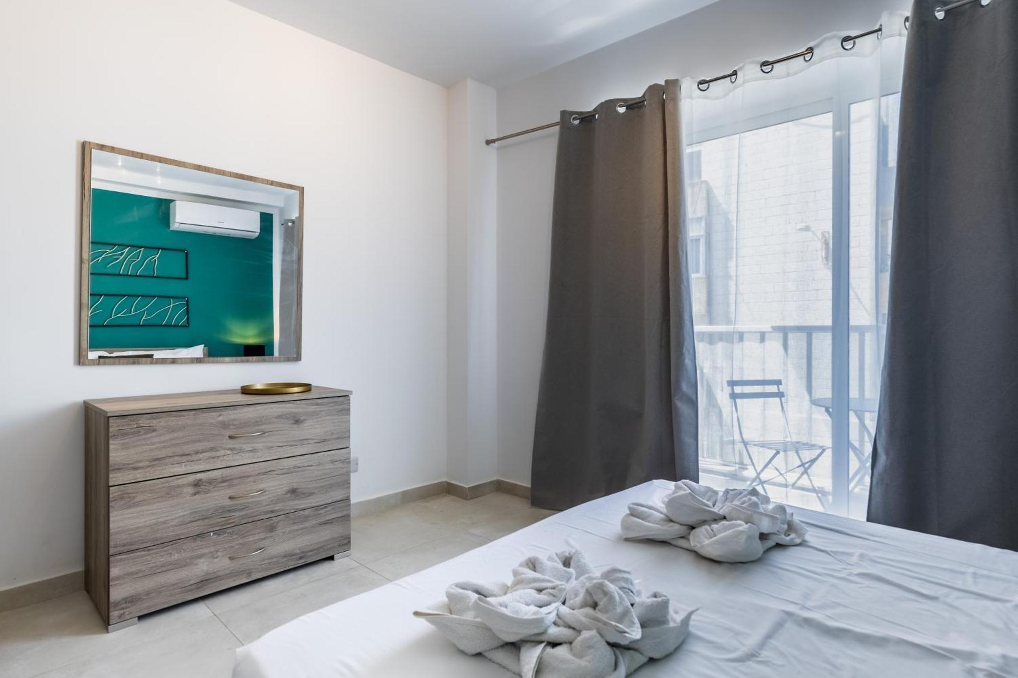 Kunsu'S Apartment 5 Min Walk From St Julians San Gwann Ngoại thất bức ảnh