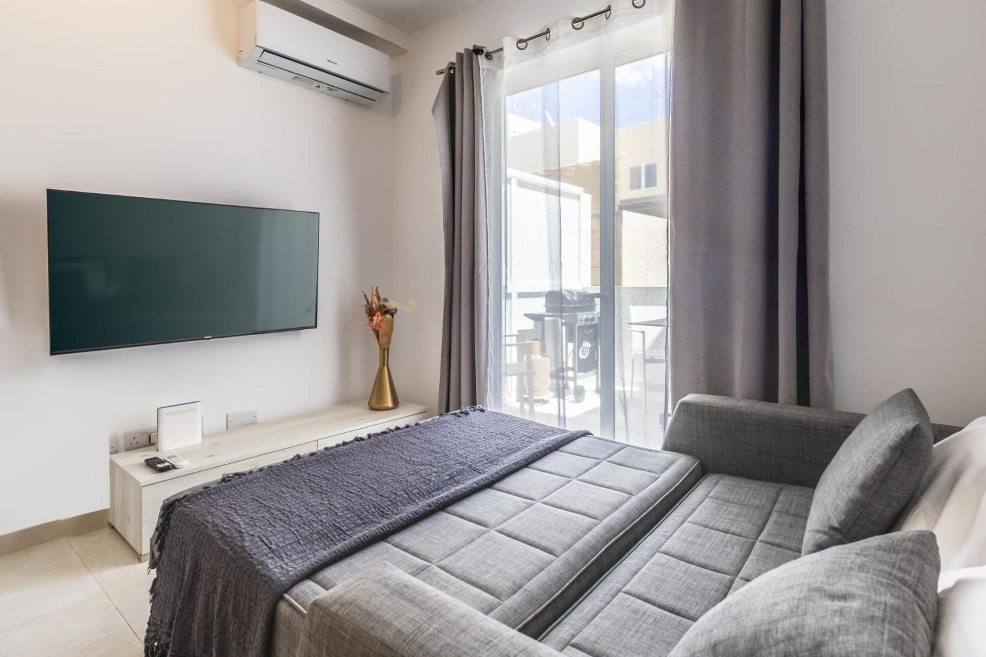 Kunsu'S Apartment 5 Min Walk From St Julians San Gwann Ngoại thất bức ảnh